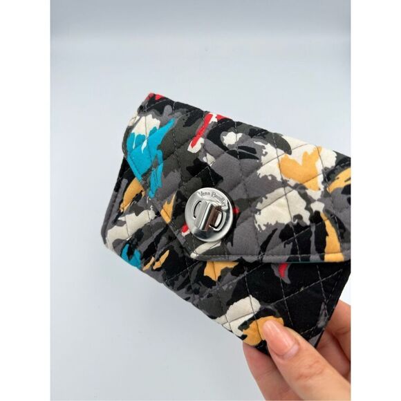 Vera Bradley Womens Splash Floral Quilted Your Turn Smartphone Wristlet Wallet - Picture 7 of 8